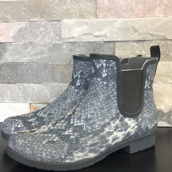 Chooka Eastlake Waterproof Chelsea Boot - Picture 2 of 9